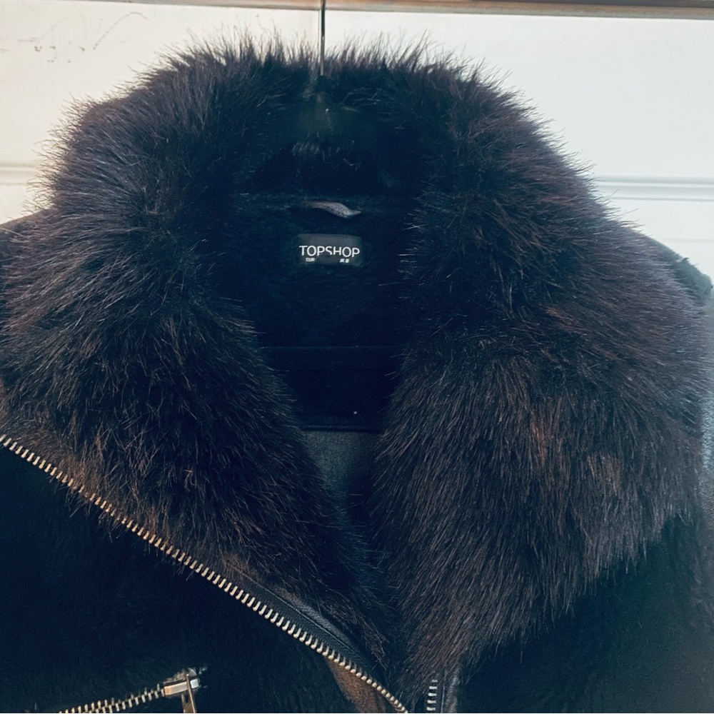 TOPSHOP Black Faux Fur Jacket - Picture 2 of 13